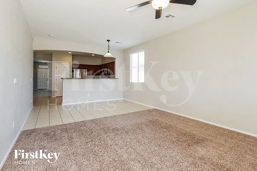 4 bed, 2.0 bath, 1959 sqft, $2,455 — Photo 2