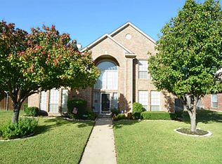 2401 Lands End Dr, Carrollton, TX 75006