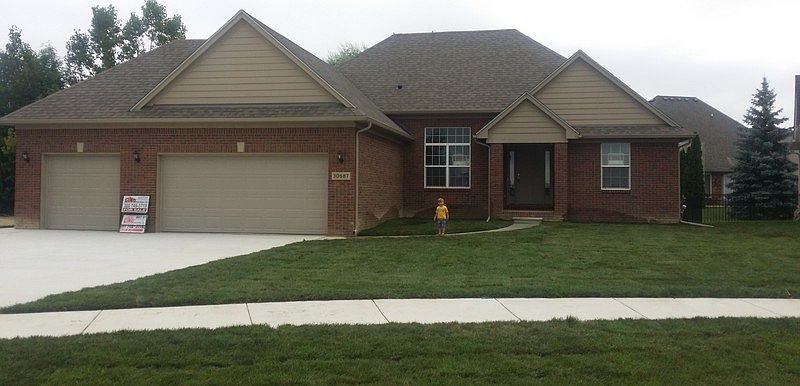 New Custom Home Construction : New Construction including sod & sprinkler system