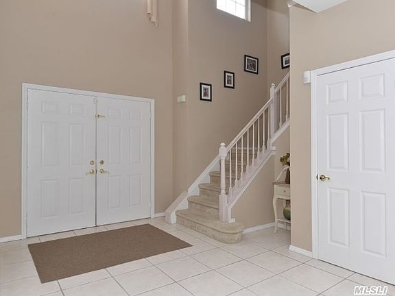 2nd image of 26 Hilltop Ln