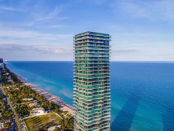 2nd image of 19575 Collins Ave Unit 8