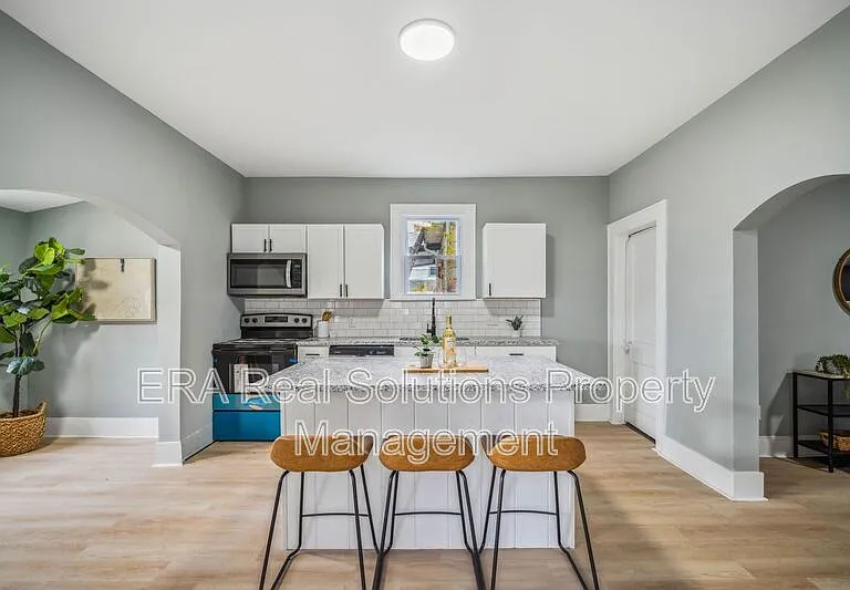 105 Rodgers Ave — Photo 12