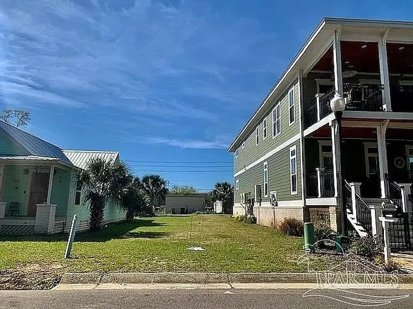 725 W Zarragossa St, Pensacola, FL 32502