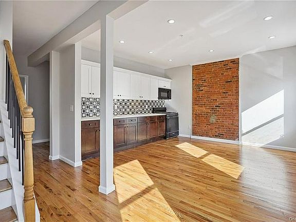 5th image of 189 N Miller St
