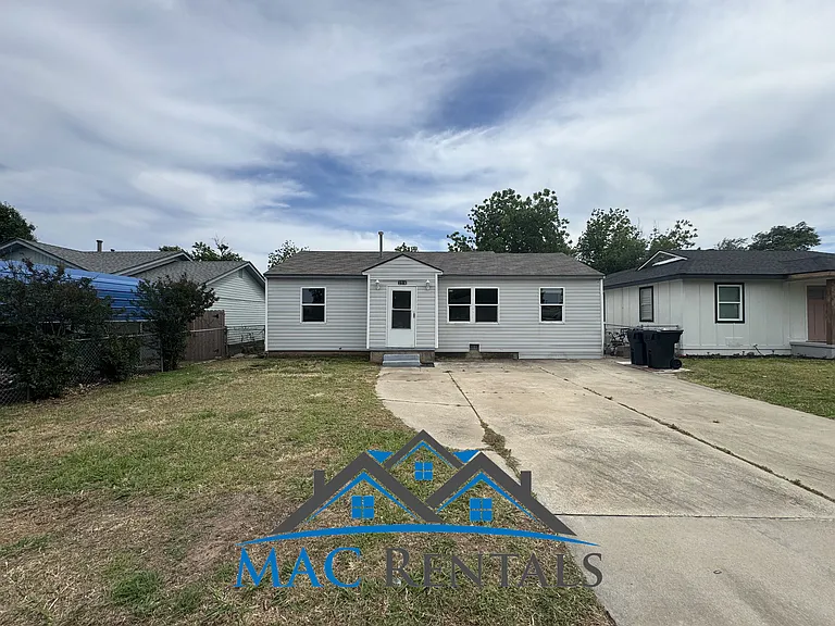 3316 SW 39th St — Photo 2