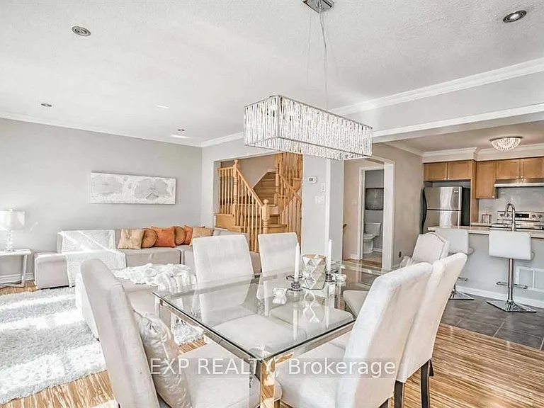 945 Sprague Pl — Photo 4