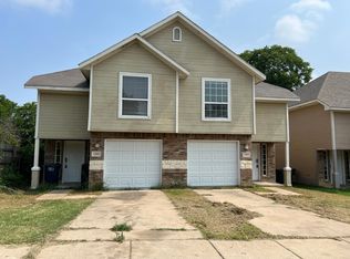 1205 E Powell Ave #1205, Fort Worth, TX 76104