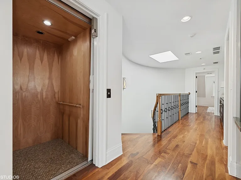 1907 N Lincoln Park W — Photo 26