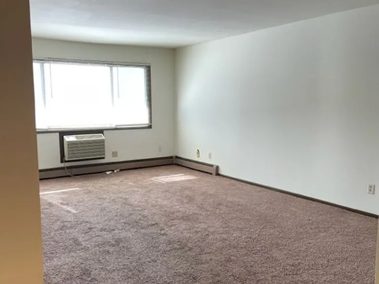 5305 N Lovers Lane Rd — Photo 4