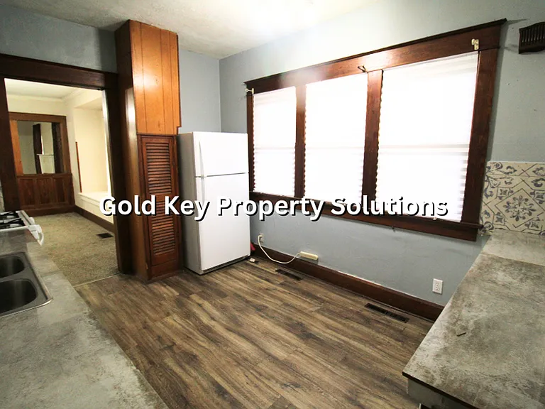 815 N Elm St — Photo 13