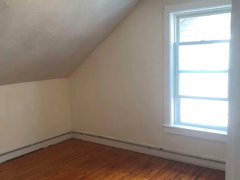 118 Seabury St Unit 2N Fall River Centrally Located 3 Bed/1 Bath — Photo 16