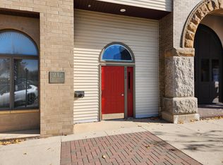 212 N Broadway Ave APT B-4, Albert Lea, MN 56007