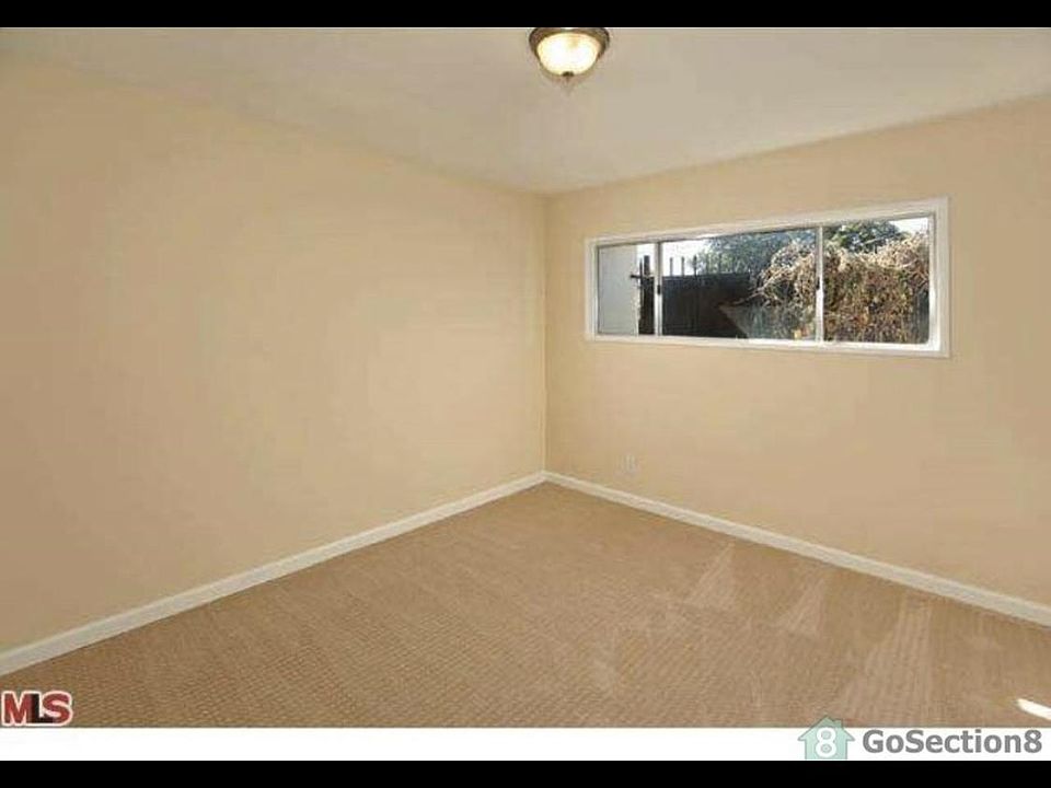 1st image of 1639 E 88th St