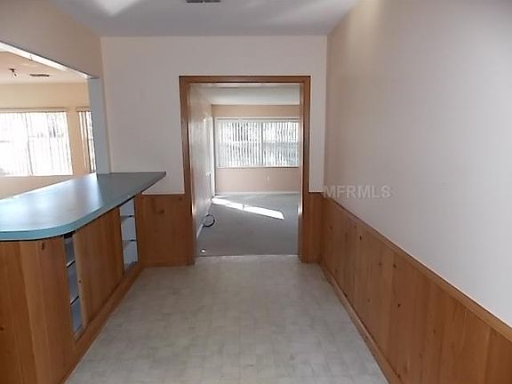 3rd image of 2588 Parkway Dr