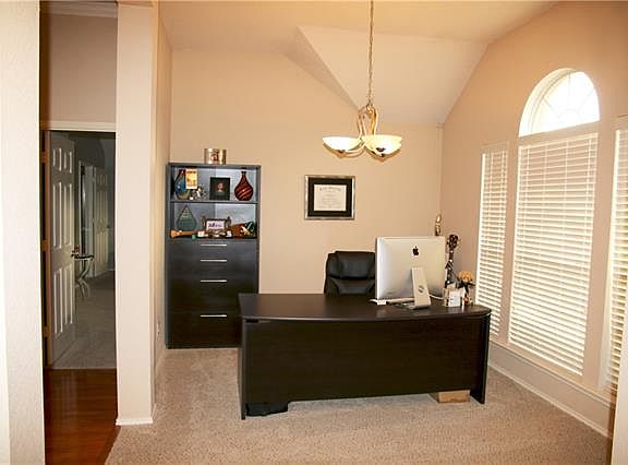 3rd image of 4210 Sandalwood Ln