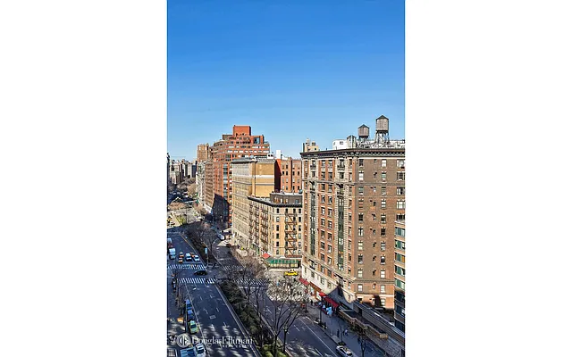 Rented by Douglas Elliman | media 8