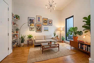 372 Kosciusko Street