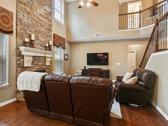 3rd image of 148 Bevington Ln