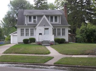 526 S Dexter Dr, Lansing, MI 48910