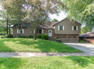 807 Countryside Ln, Columbus, IN 47201