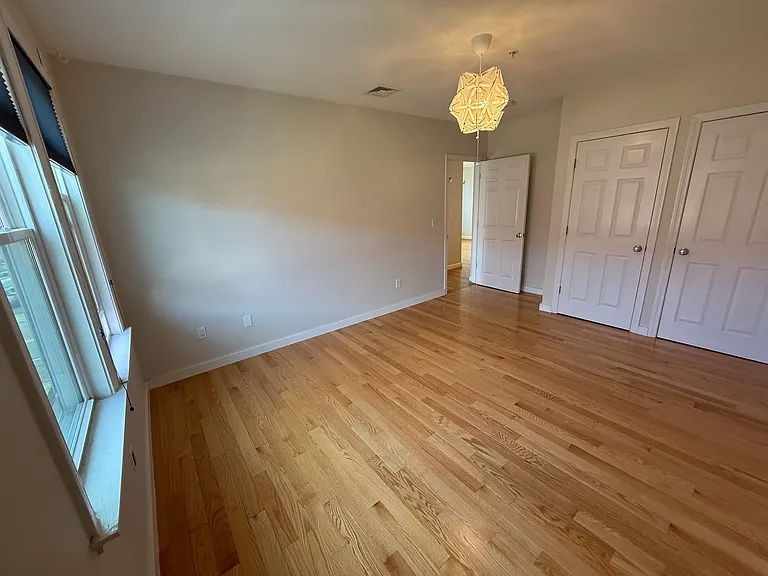 486 Revere St — Photo 6