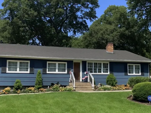 30 Marbeth Circle, Miller Place, NY 11764