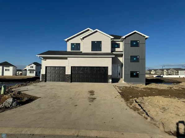 2529 Fulton Loop S, Fargo, ND 58104
