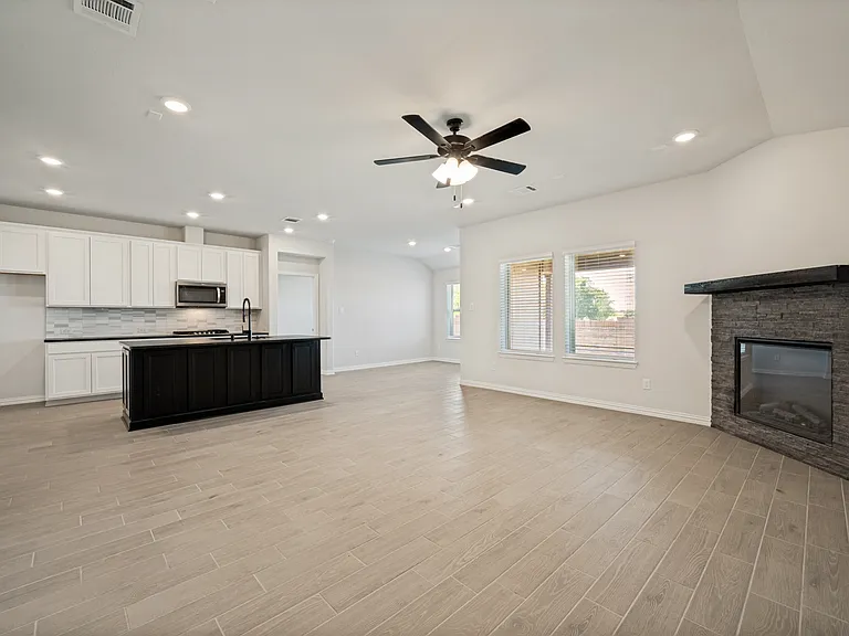3265 Cross Shore Dr — Photo 1