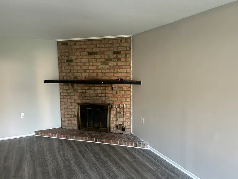 1304 Timber Creek Rd — Photo 2