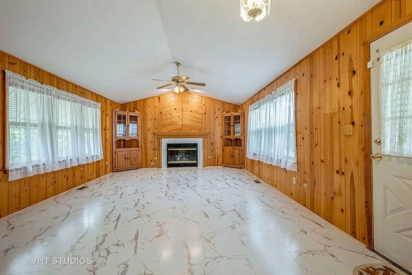 3 bed, 2.5 bath, 1747 sqft, $3,495 — Photo 4