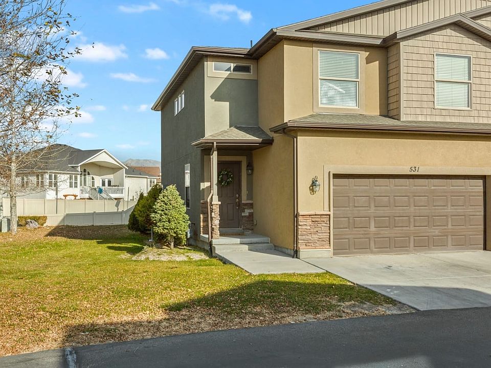 1st image of 531 W Goldenrod Way