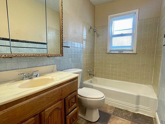 3rd image of 14 N 35th St #906980E51