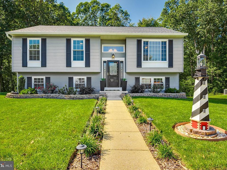 1st image of 413 Quiet Woods Ct