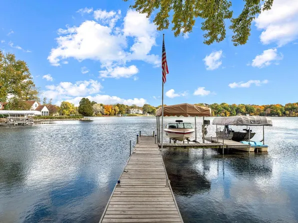 7609 North Tichigan ROAD, Waterford, WI 53185