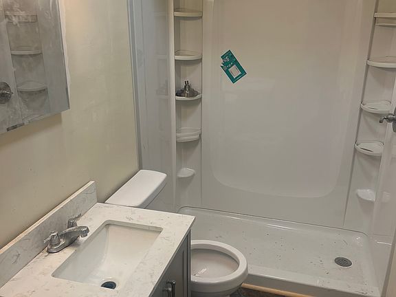 5th image of 31 1/2 Dilworth St