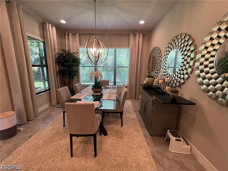 11624 Stonecreek Cir — Photo 24