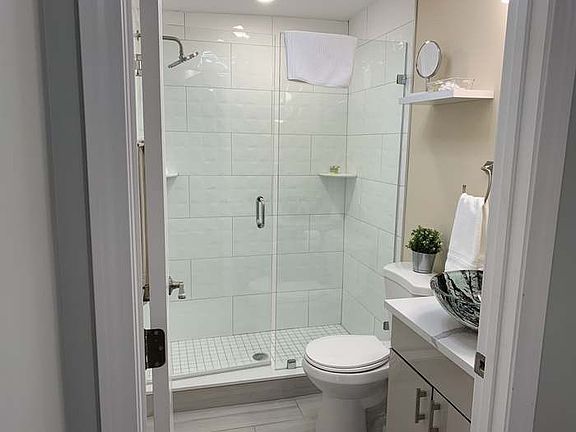 5th image of 288 Princeton St APT 3
