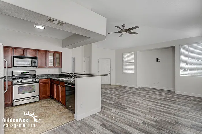 3 bed, 2.0 bath, 1265 sqft, $1,700 — Photo 3