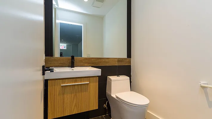 Rented by Nooklyn NYC LLC | media 98