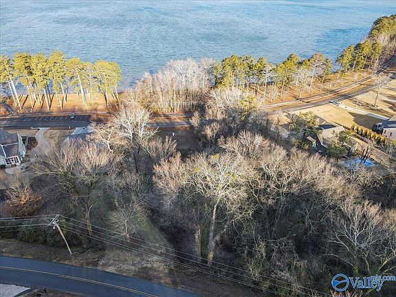5th image of 2323 Sunset Dr