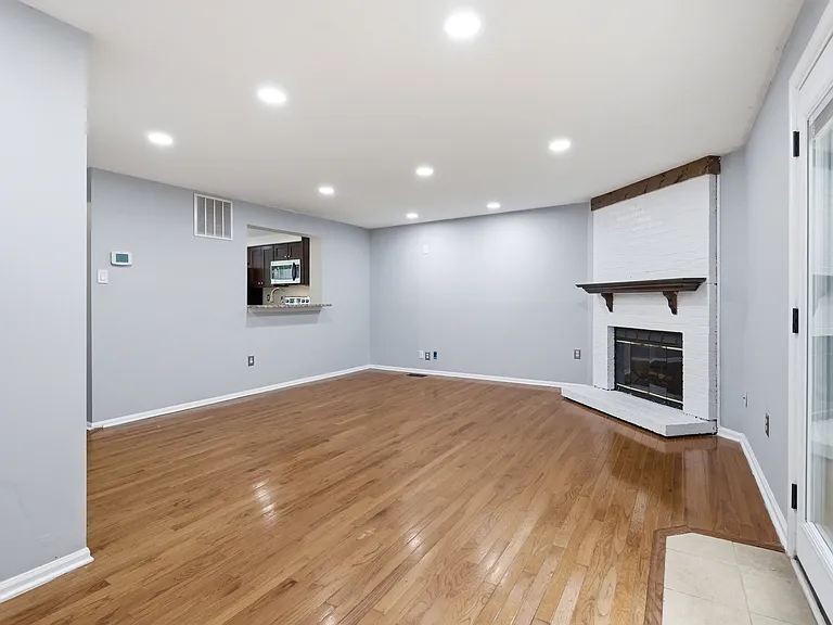 57 Shrewsbury Ct — Photo 13