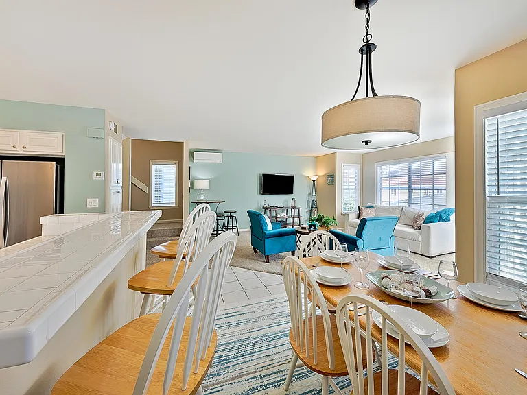 722 Isthmus Ct — Photo 13