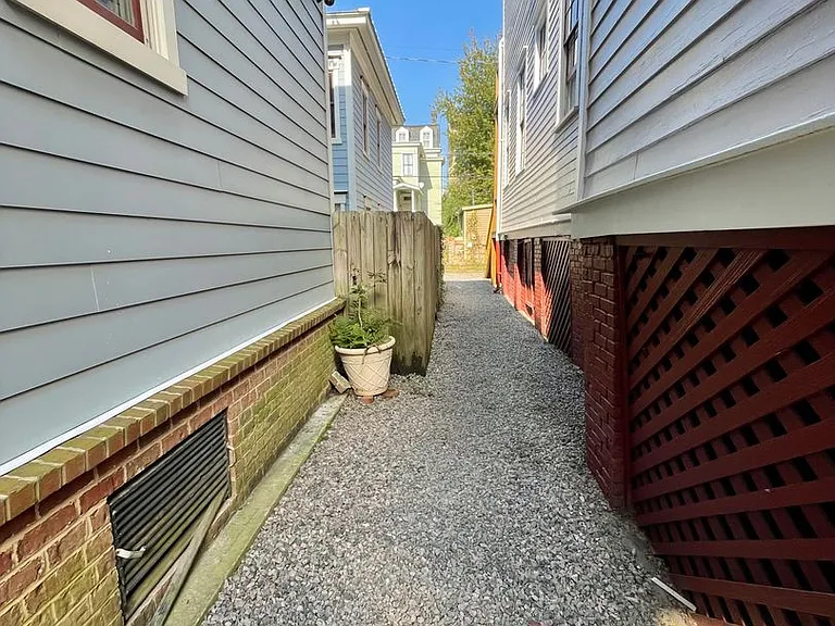 110 E Duffy St — Photo 10