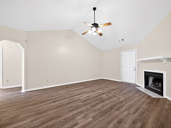 3rd image of 6207 Georgetown Dr