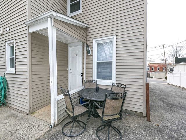 2nd image of 5 Carlton Ave APT 1A