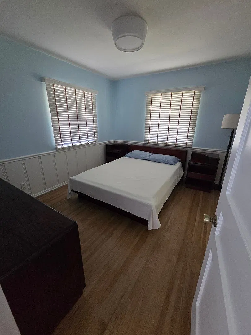 Spacious 3-Bedroom, 2.5-Bath Home with Pool Fully Furnished! — Photo 2