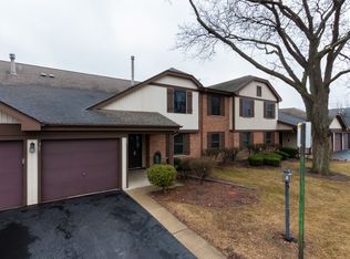 367 Greystone Ct APT B2, Schaumburg, IL 60193