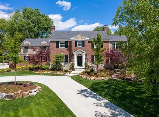 6 Ridgetop Dr, Saint Louis, MO 63117