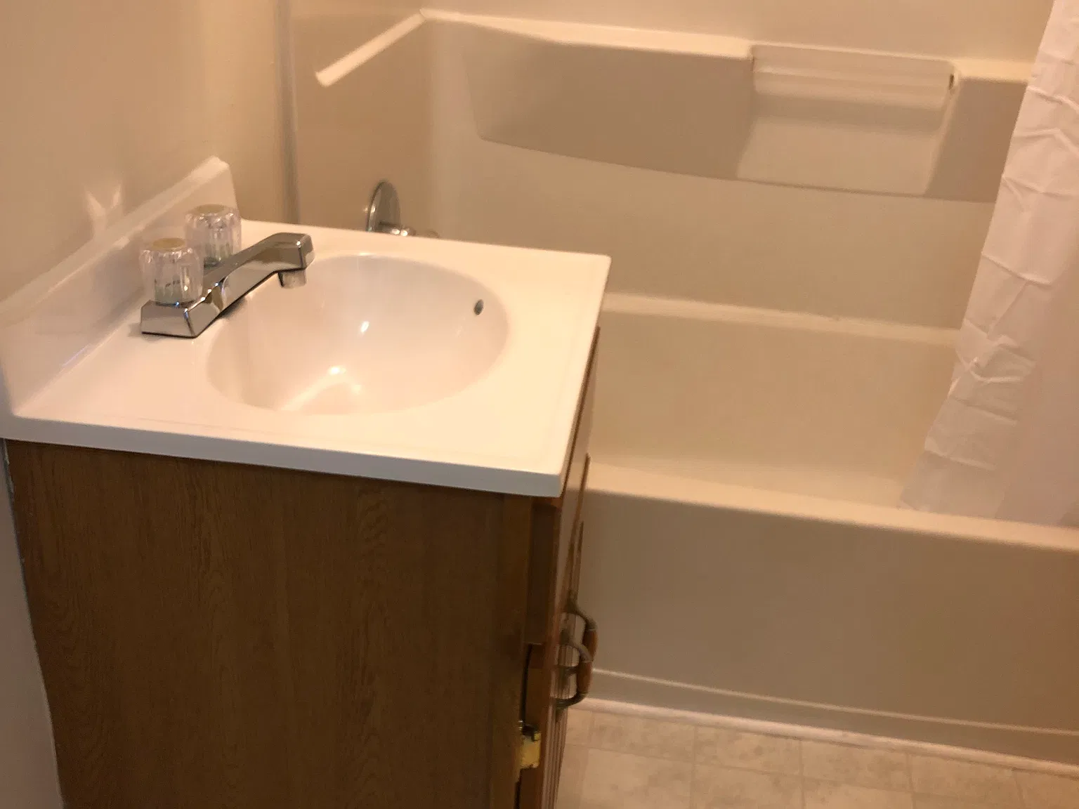 2 bed, 675 sqft, $1,100 — Photo 3