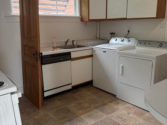 2nd image of 722 Scott St APT B